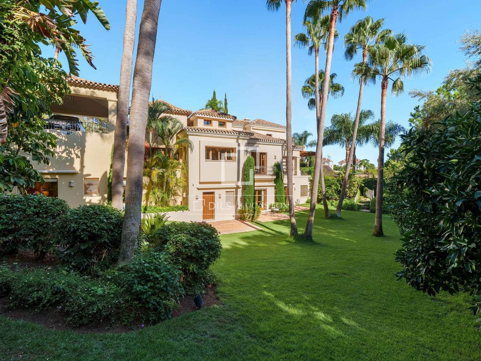 6 Zimmer Villa zu verkaufen in Marbella mit Pool Garage - 9.950.000 € (Ref: 10023407)