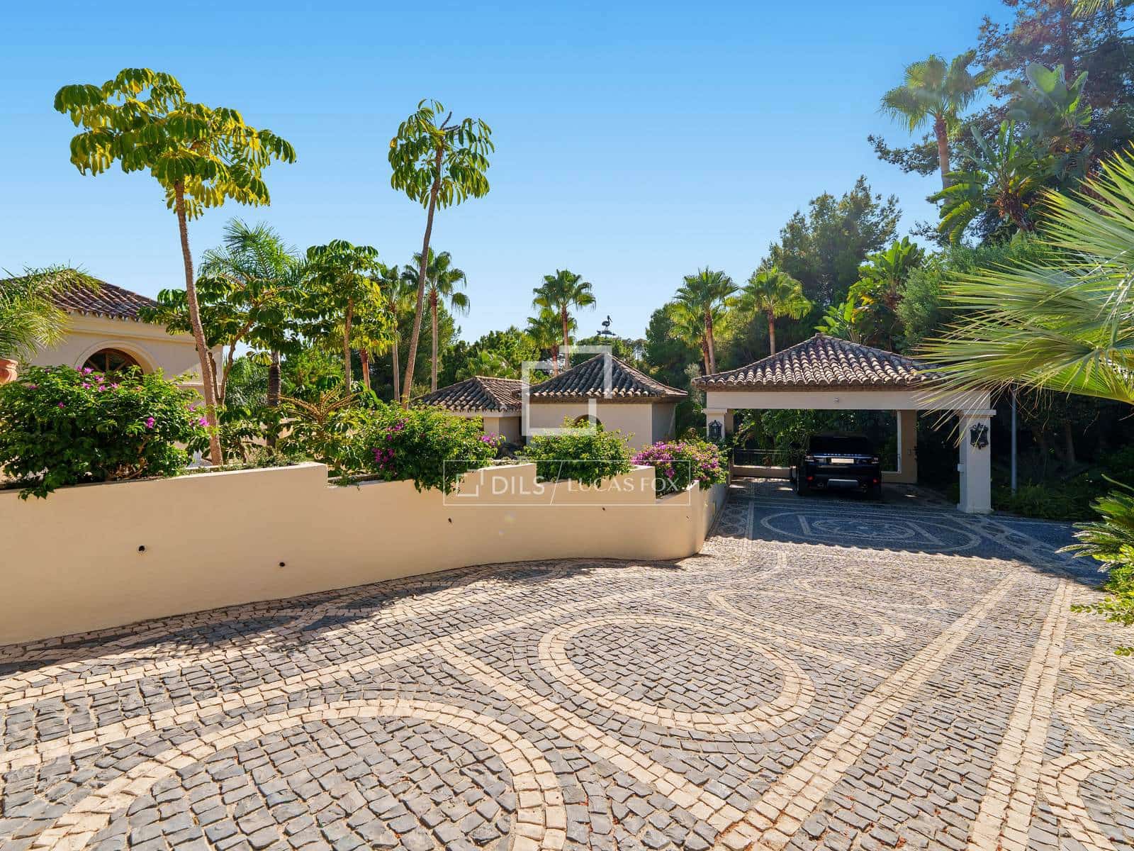 6 Zimmer Villa zu verkaufen in Marbella mit Pool Garage - 9.950.000 € (Ref: 10023407)