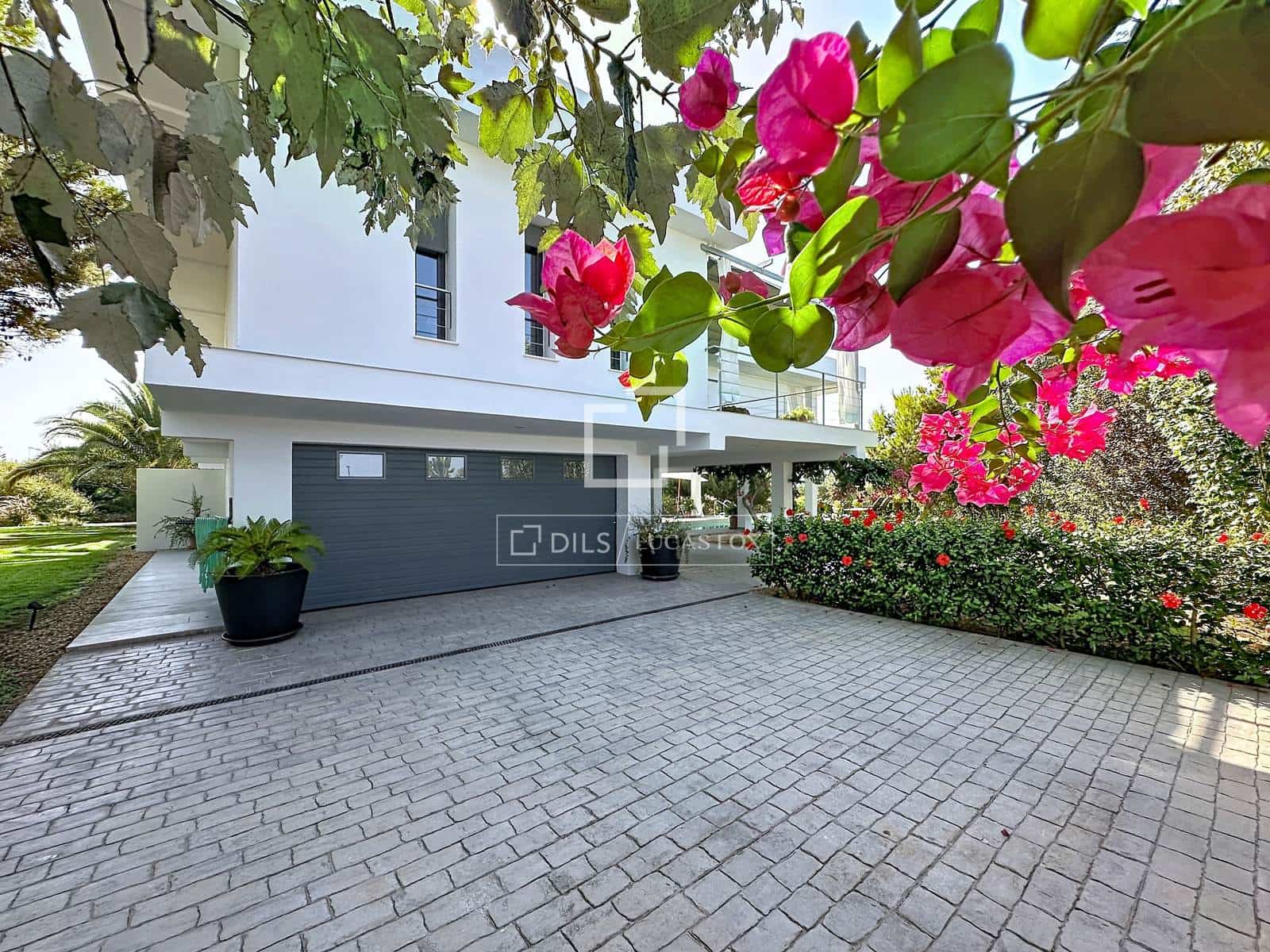 5 bedroom Villa for sale in Ciutadella de Menorca with pool garage - € 2,500,000 (Ref: 10024583)