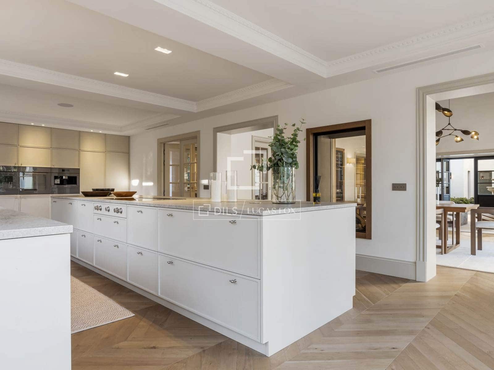 6 slaapkamer Villa te koop in Marbella met zwembad garage - € 10.850.000 (Ref: 10024889)