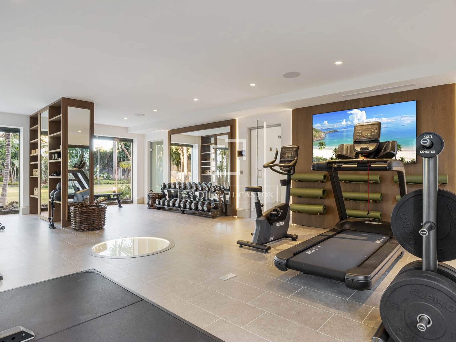 6 slaapkamer Villa te koop in Marbella met zwembad garage - € 10.850.000 (Ref: 10024889)