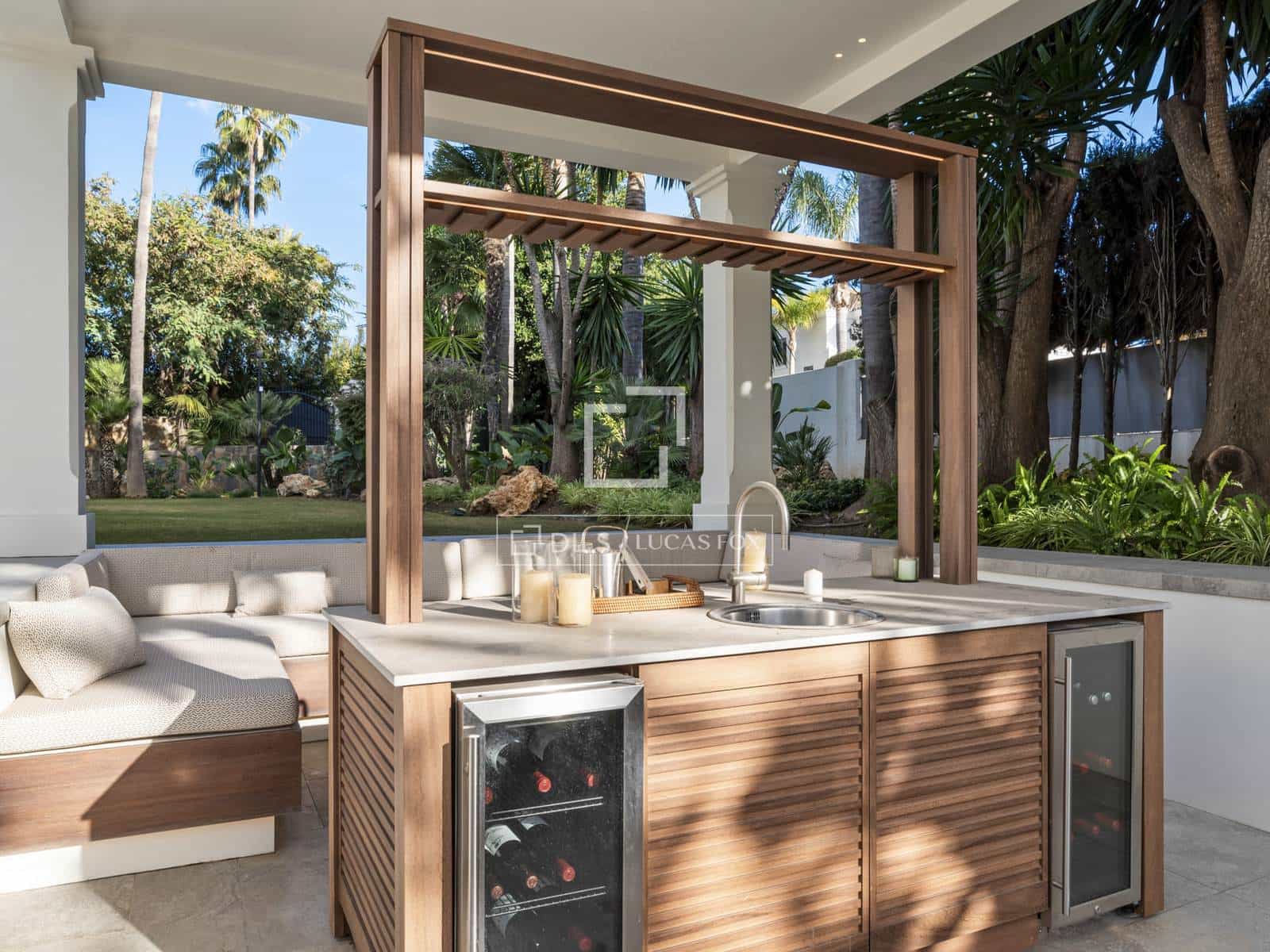 6 slaapkamer Villa te koop in Marbella met zwembad garage - € 10.850.000 (Ref: 10024889)