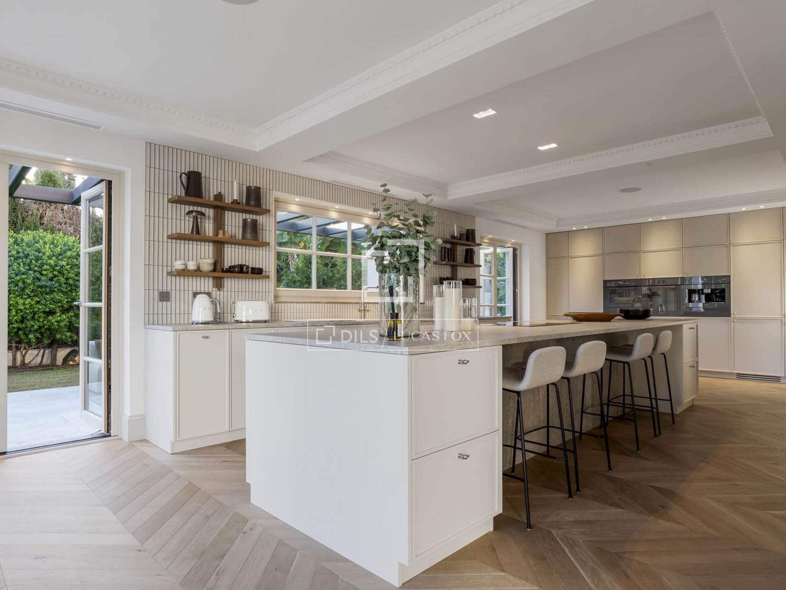 6 slaapkamer Villa te koop in Marbella met zwembad garage - € 10.850.000 (Ref: 10024889)