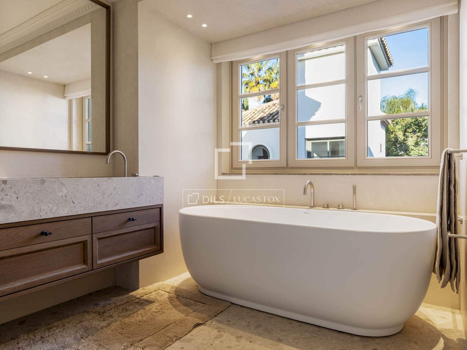 6 slaapkamer Villa te koop in Marbella met zwembad garage - € 10.850.000 (Ref: 10024889)