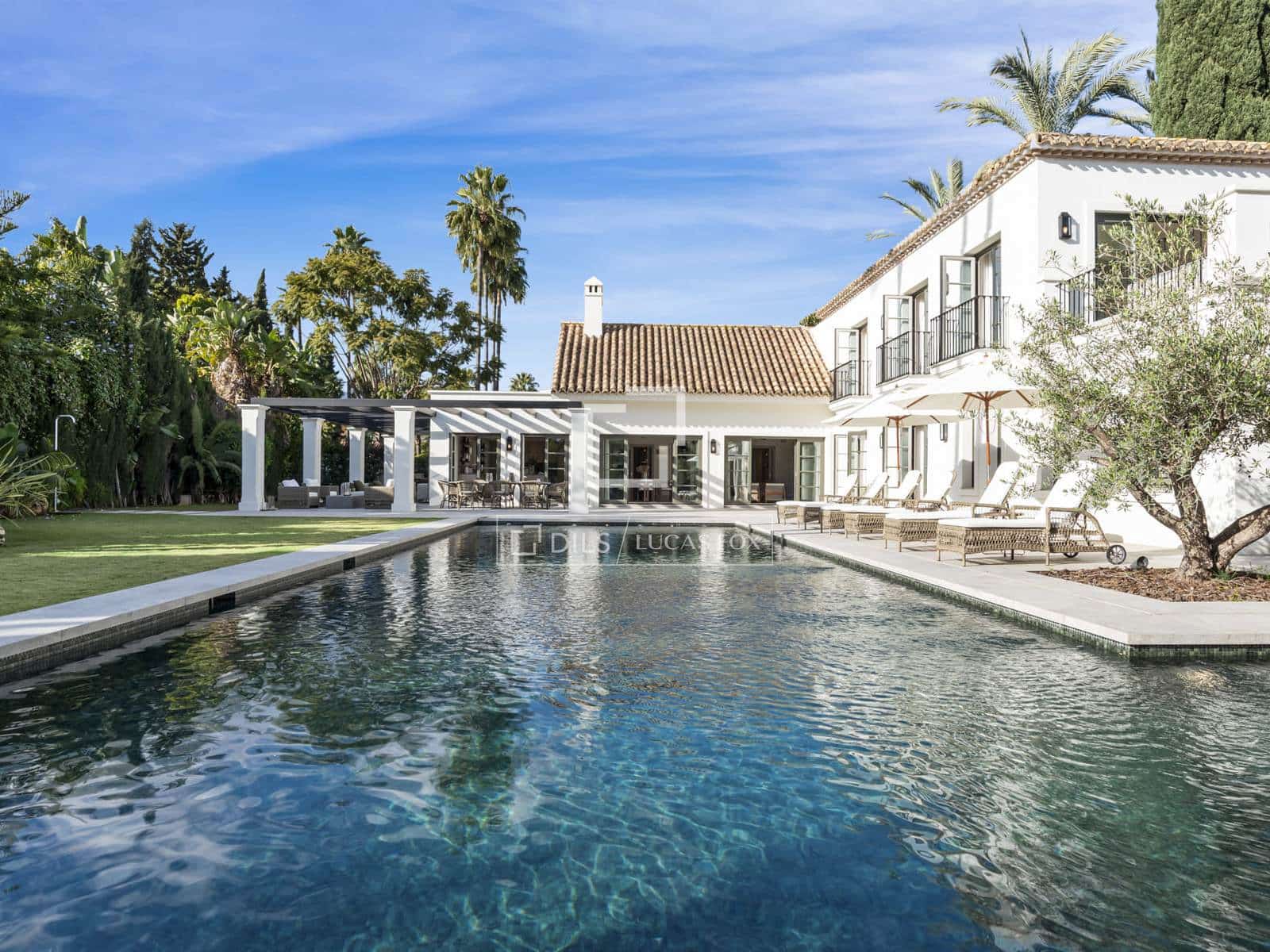 6 slaapkamer Villa te koop in Marbella met zwembad garage - € 10.850.000 (Ref: 10024889)