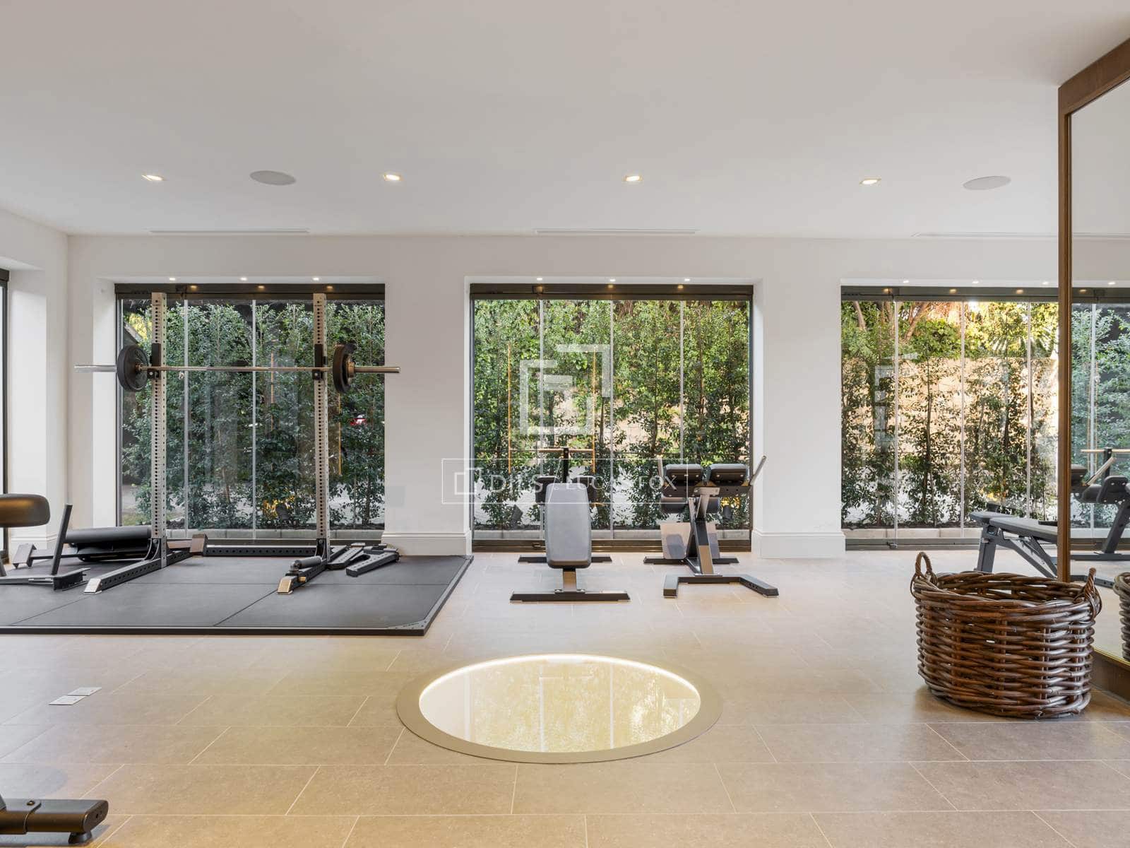 6 slaapkamer Villa te koop in Marbella met zwembad garage - € 10.850.000 (Ref: 10024889)