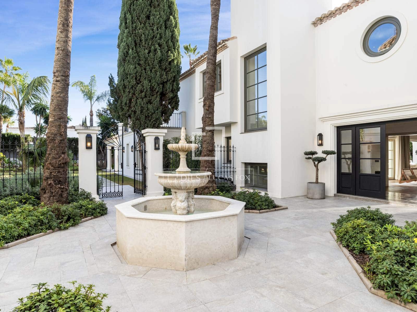 6 slaapkamer Villa te koop in Marbella met zwembad garage - € 10.850.000 (Ref: 10024889)