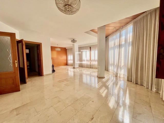 4 bedroom Apartment for sale in Palma de Mallorca with garage - € 660,000 (Ref: 10025991)