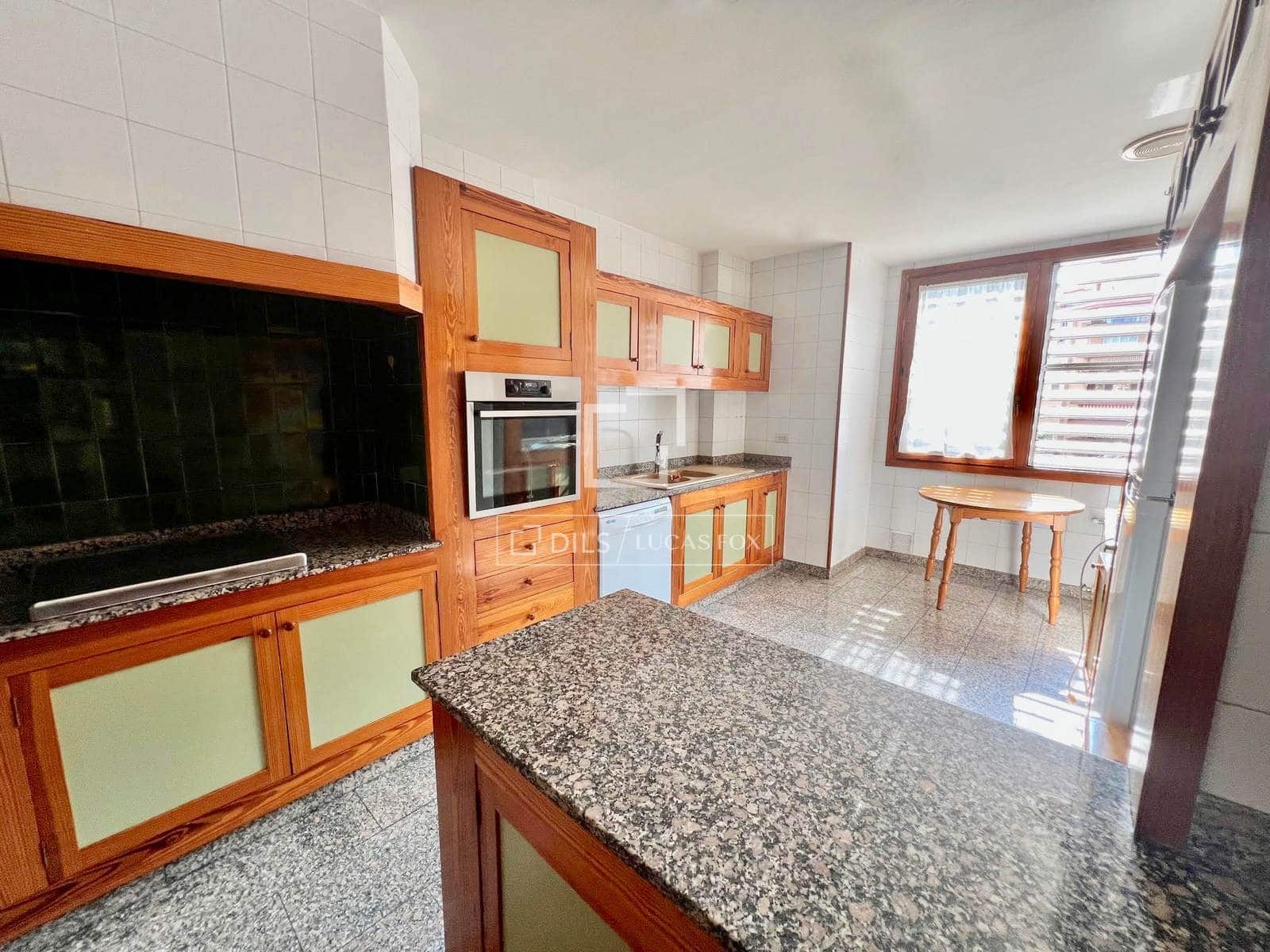 4 bedroom Apartment for sale in Palma de Mallorca with garage - € 660,000 (Ref: 10025991)