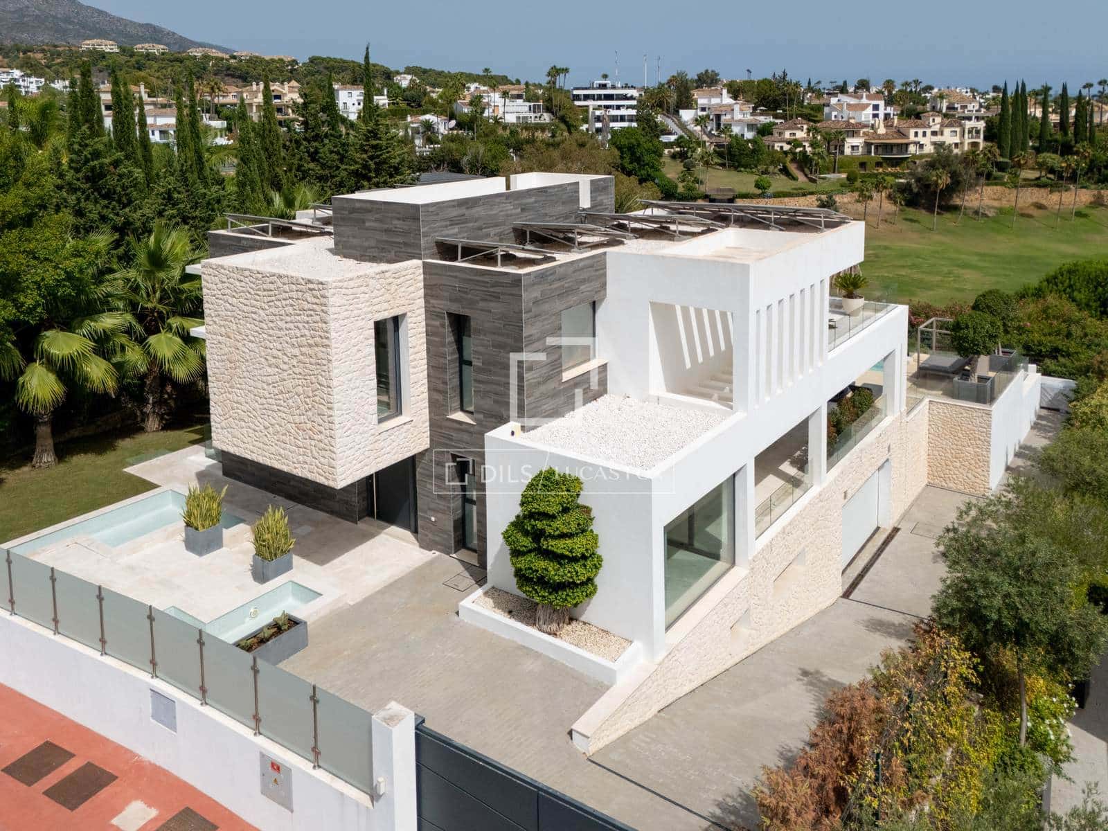Chalet de 5 habitaciones en Marbella en venta con piscina garaje - 4.595.000 € (Ref: 10025992)