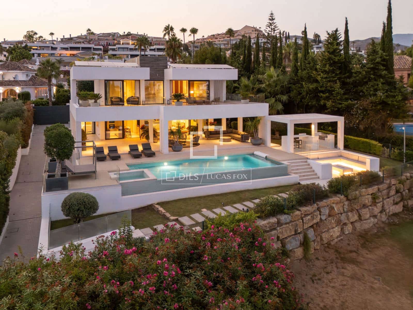 Chalet de 5 habitaciones en Marbella en venta con piscina garaje - 4.595.000 € (Ref: 10025992)