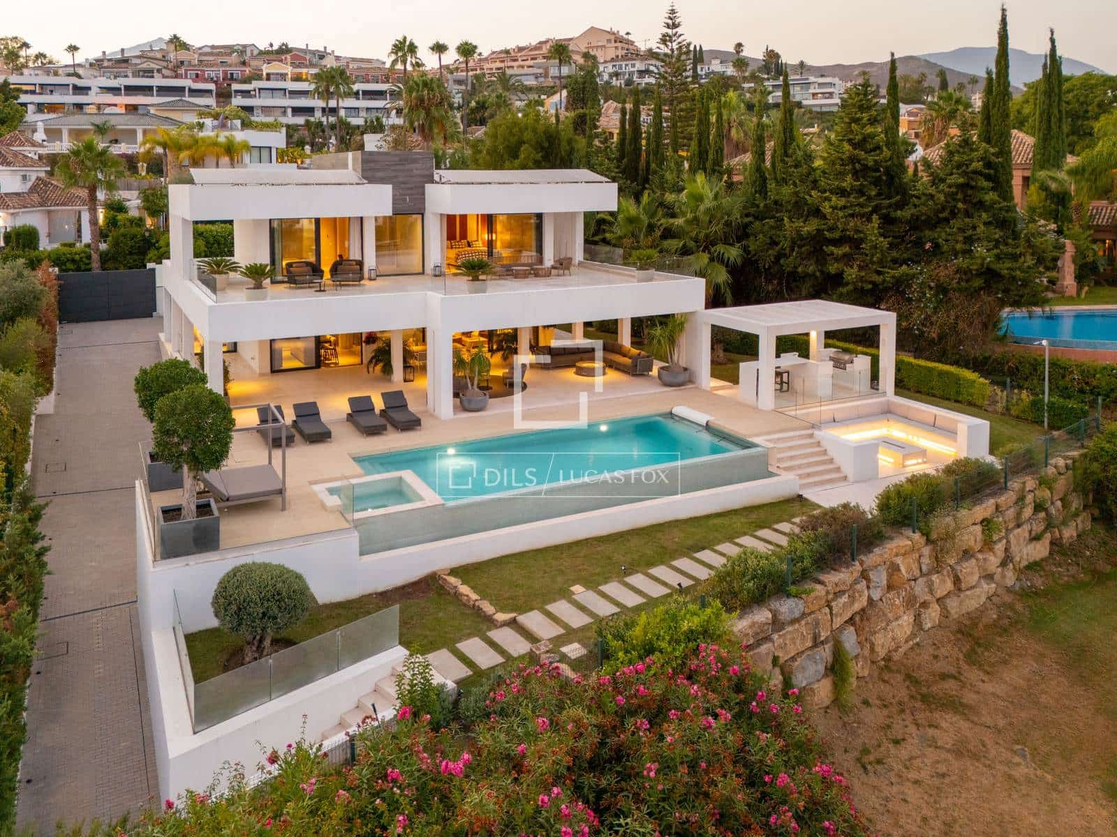 Chalet de 5 habitaciones en Marbella en venta con piscina garaje - 4.595.000 € (Ref: 10025992)