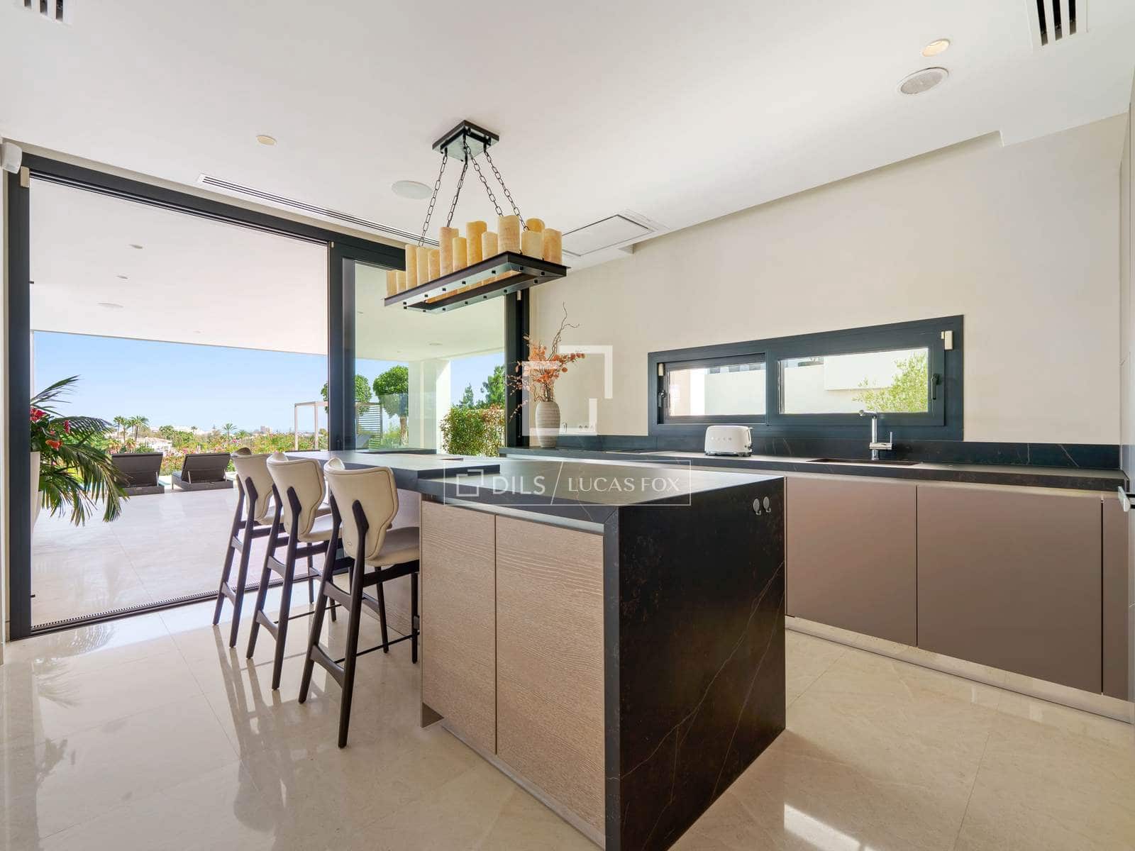 Chalet de 5 habitaciones en Marbella en venta con piscina garaje - 4.595.000 € (Ref: 10025992)
