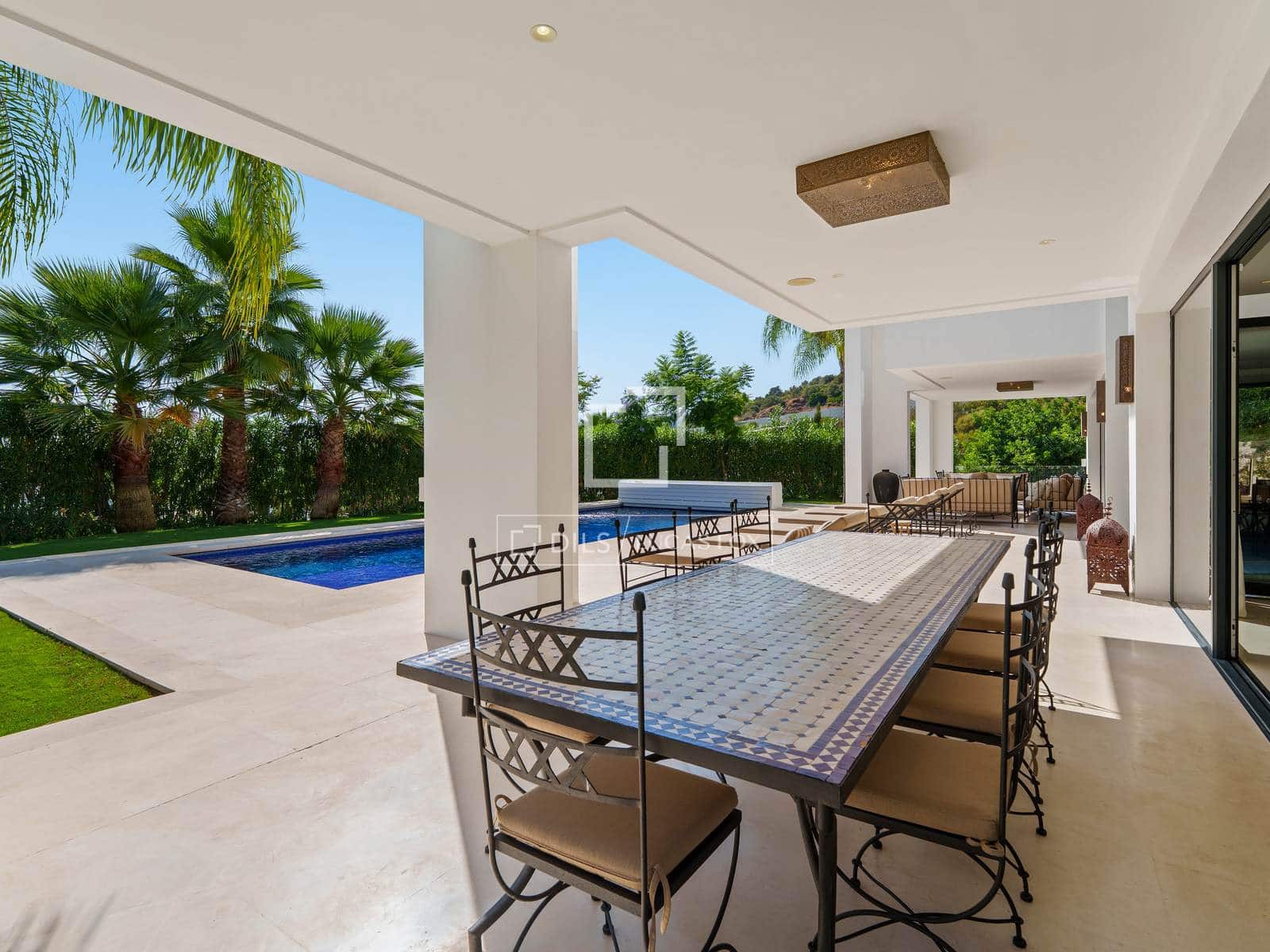 6 bedroom Villa for sale in Marbella with pool garage - € 3,895,000 (Ref: 10026159)