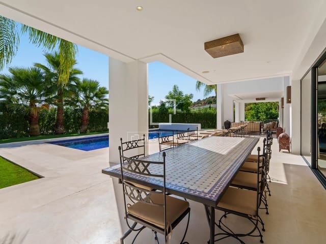 6 bedroom Villa for sale in Marbella with pool garage - € 3,895,000 (Ref: 10026159)