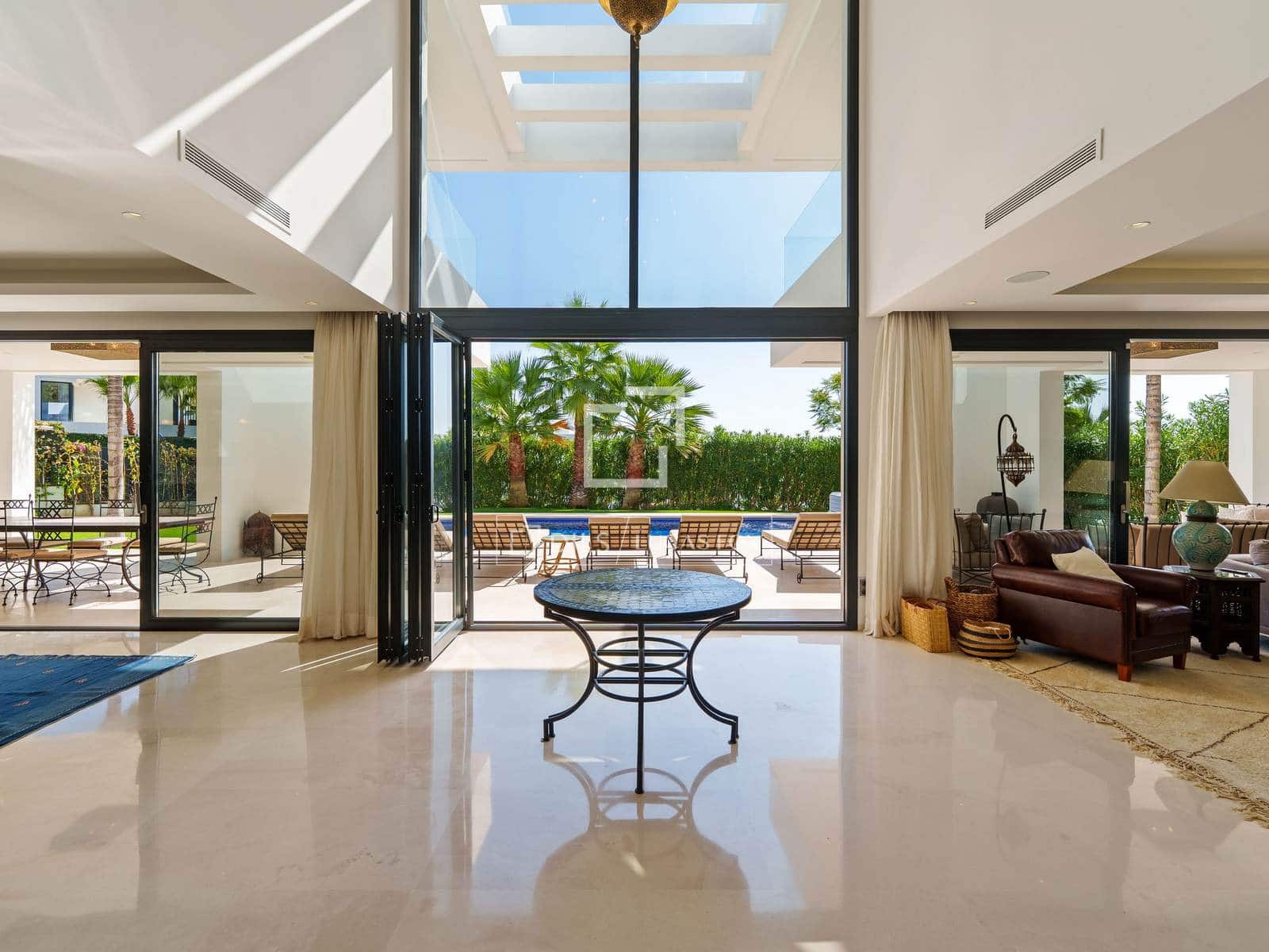 6 bedroom Villa for sale in Marbella with pool garage - € 3,895,000 (Ref: 10026159)