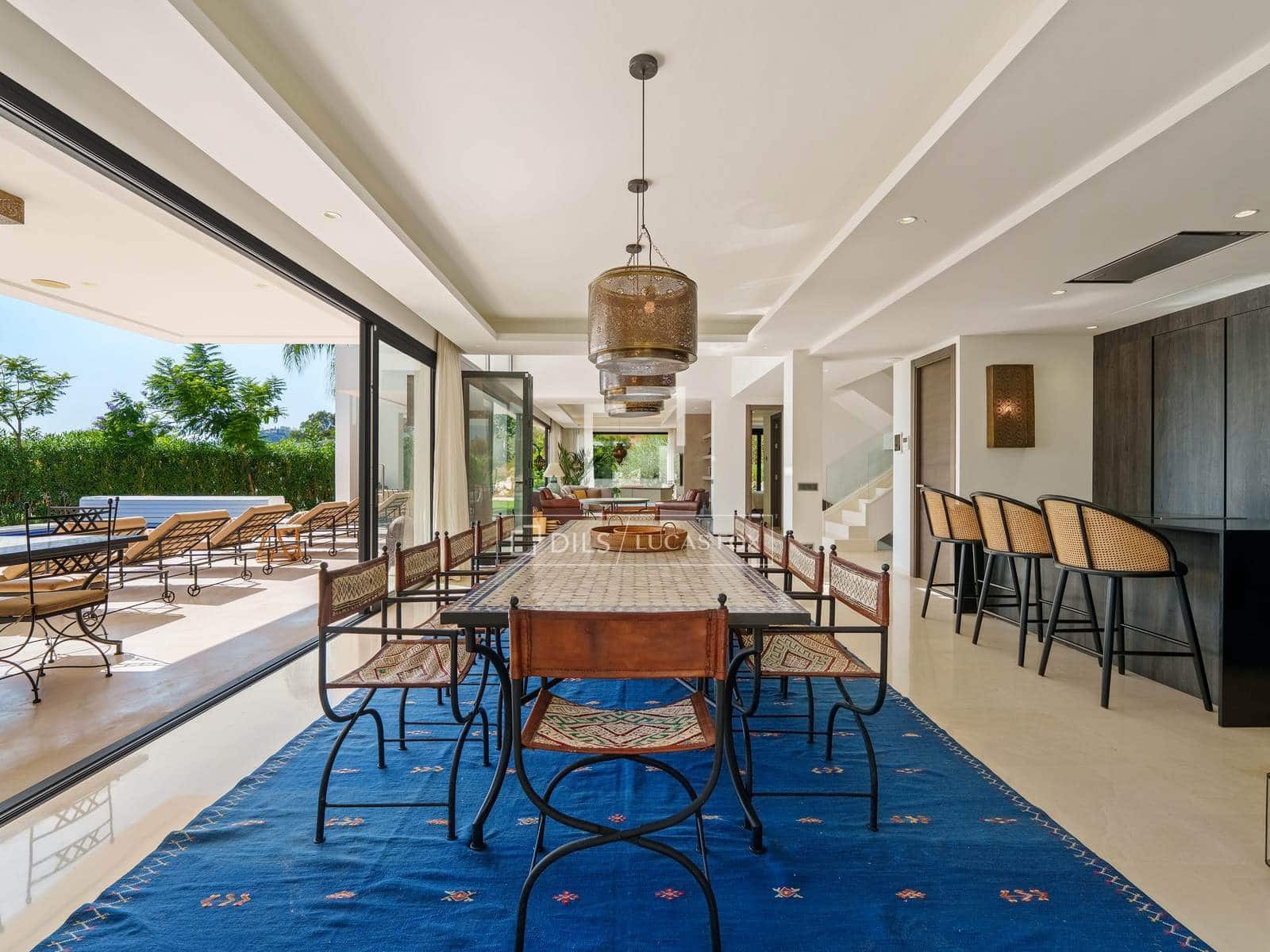 6 bedroom Villa for sale in Marbella with pool garage - € 3,895,000 (Ref: 10026159)