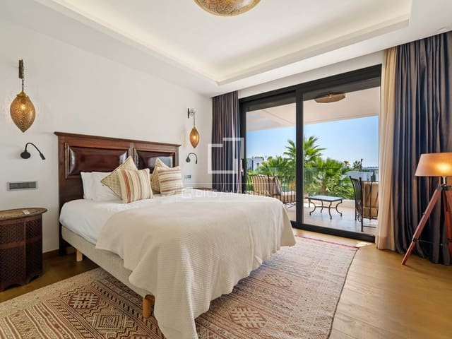 6 bedroom Villa for sale in Marbella with pool garage - € 3,895,000 (Ref: 10026159)