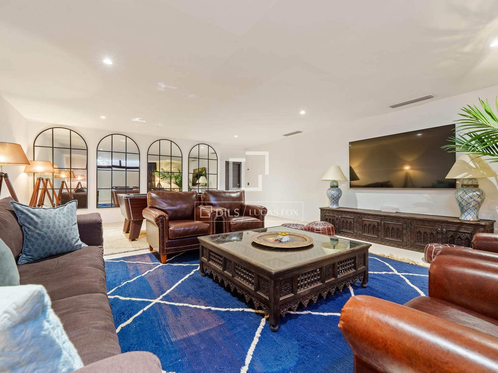 6 bedroom Villa for sale in Marbella with pool garage - € 3,895,000 (Ref: 10026159)