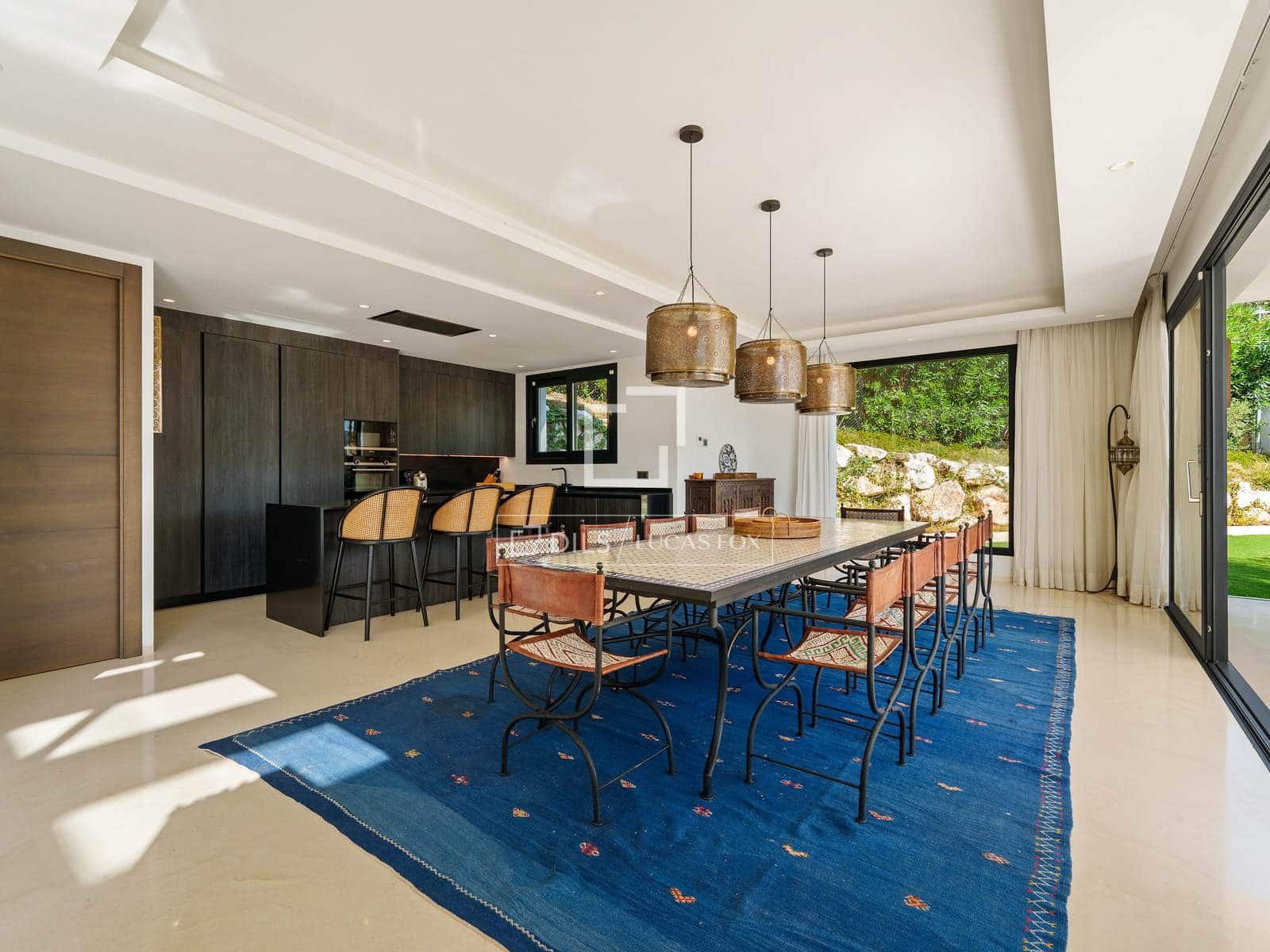 6 bedroom Villa for sale in Marbella with pool garage - € 3,895,000 (Ref: 10026159)