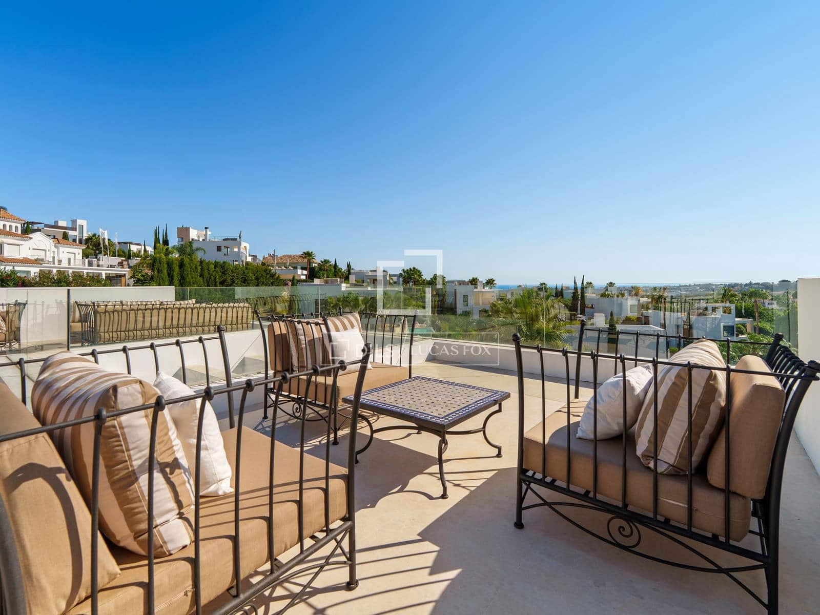 6 bedroom Villa for sale in Marbella with pool garage - € 3,895,000 (Ref: 10026159)
