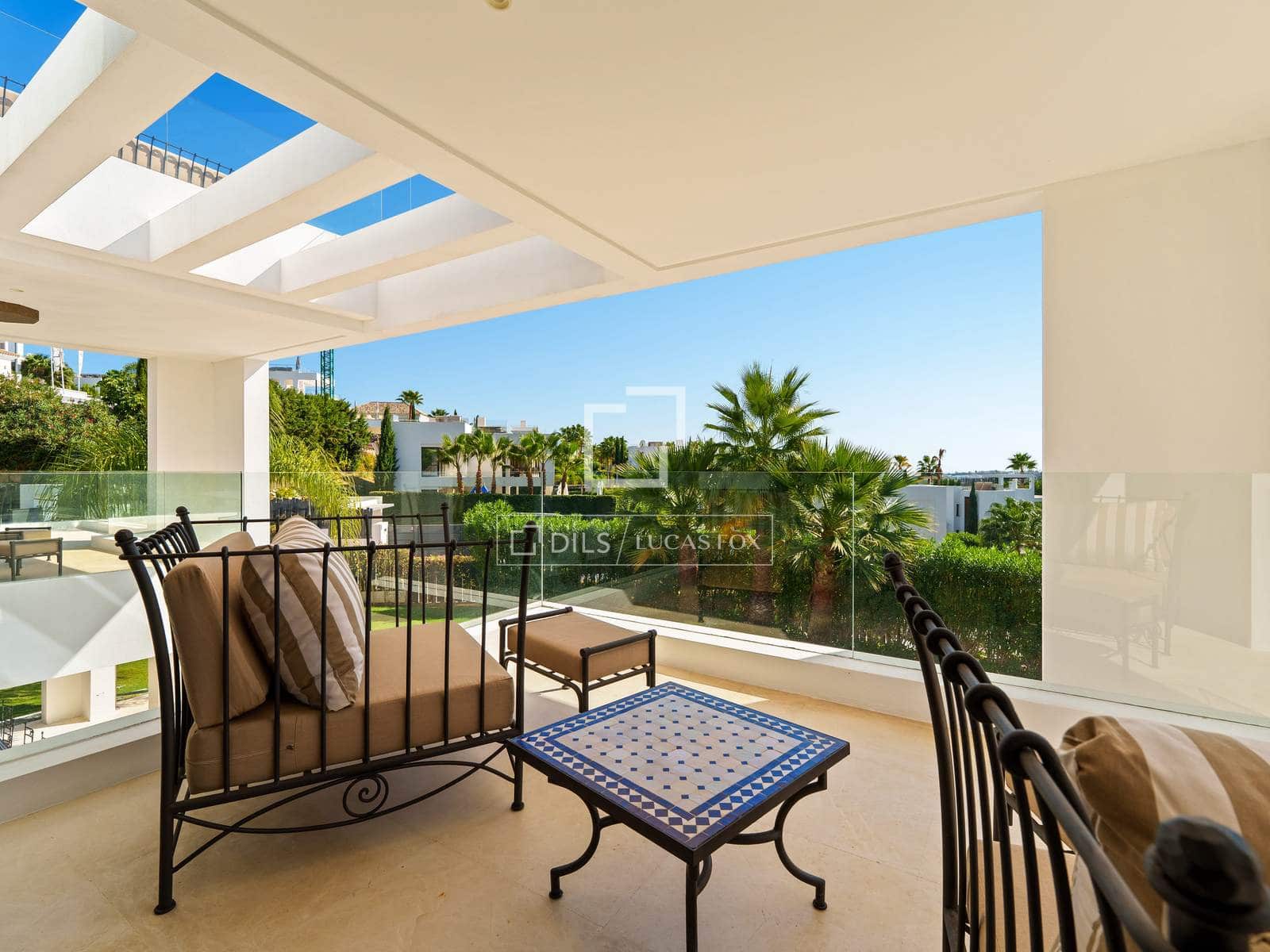 6 bedroom Villa for sale in Marbella with pool garage - € 3,895,000 (Ref: 10026159)
