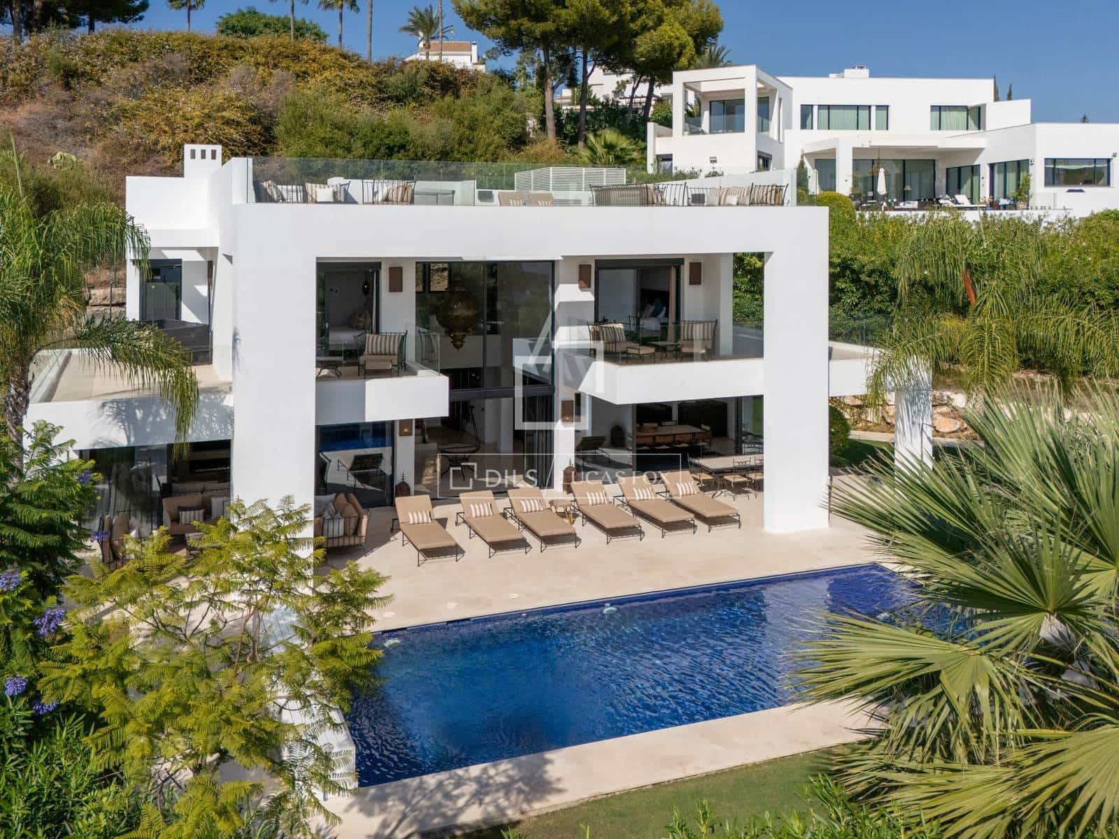 6 bedroom Villa for sale in Marbella with pool garage - € 3,895,000 (Ref: 10026159)