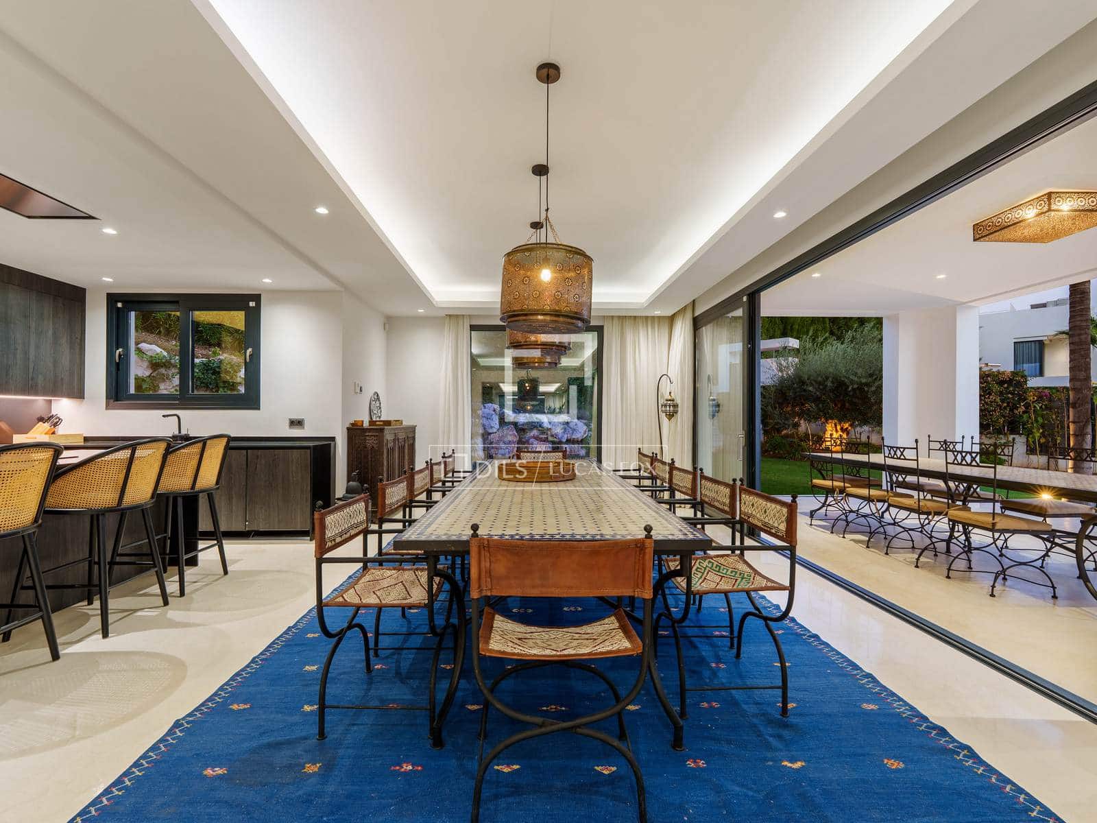 6 bedroom Villa for sale in Marbella with pool garage - € 3,895,000 (Ref: 10026159)