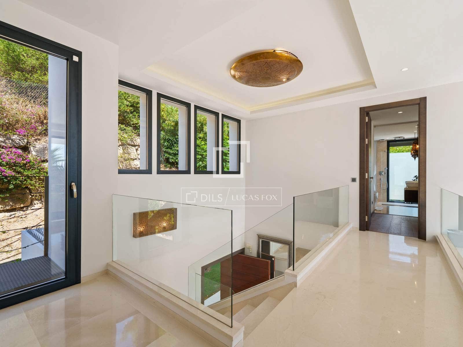 6 bedroom Villa for sale in Marbella with pool garage - € 3,895,000 (Ref: 10026159)