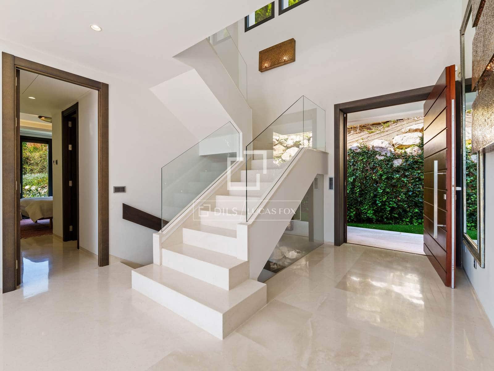 6 bedroom Villa for sale in Marbella with pool garage - € 3,895,000 (Ref: 10026159)