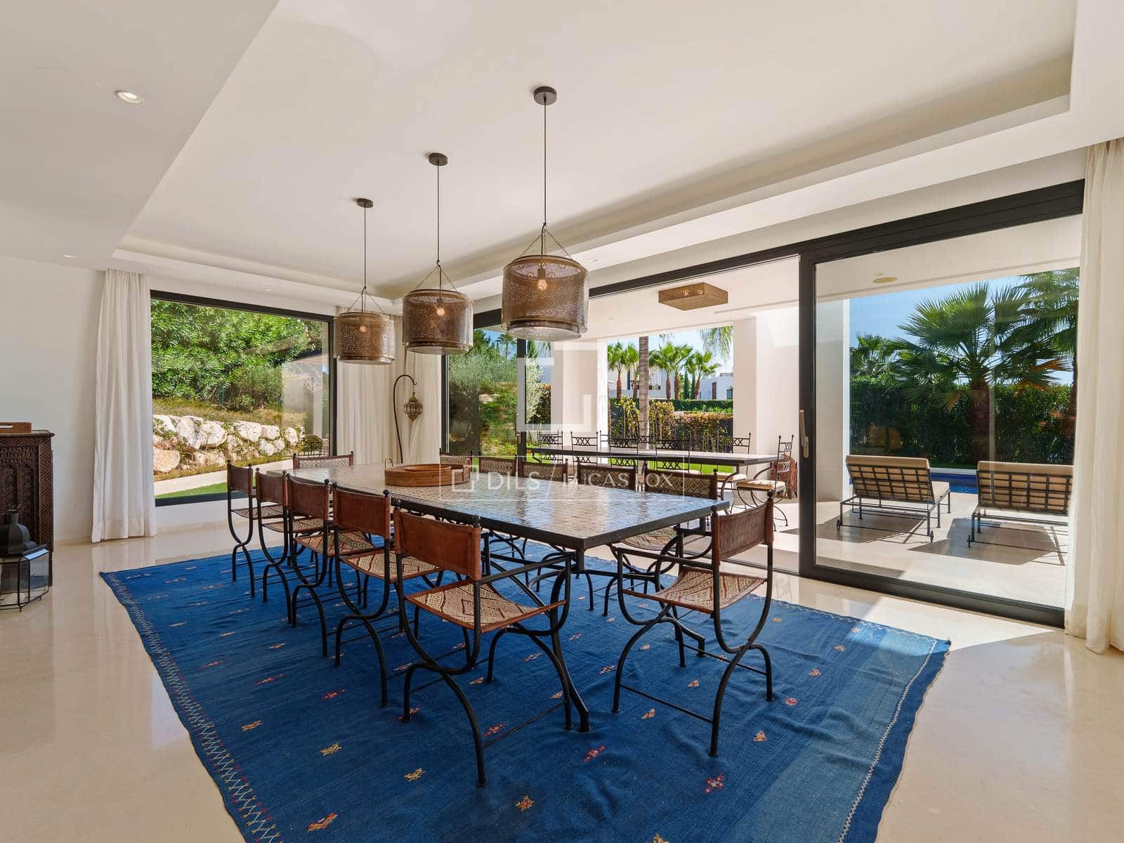 6 bedroom Villa for sale in Marbella with pool garage - € 3,895,000 (Ref: 10026159)