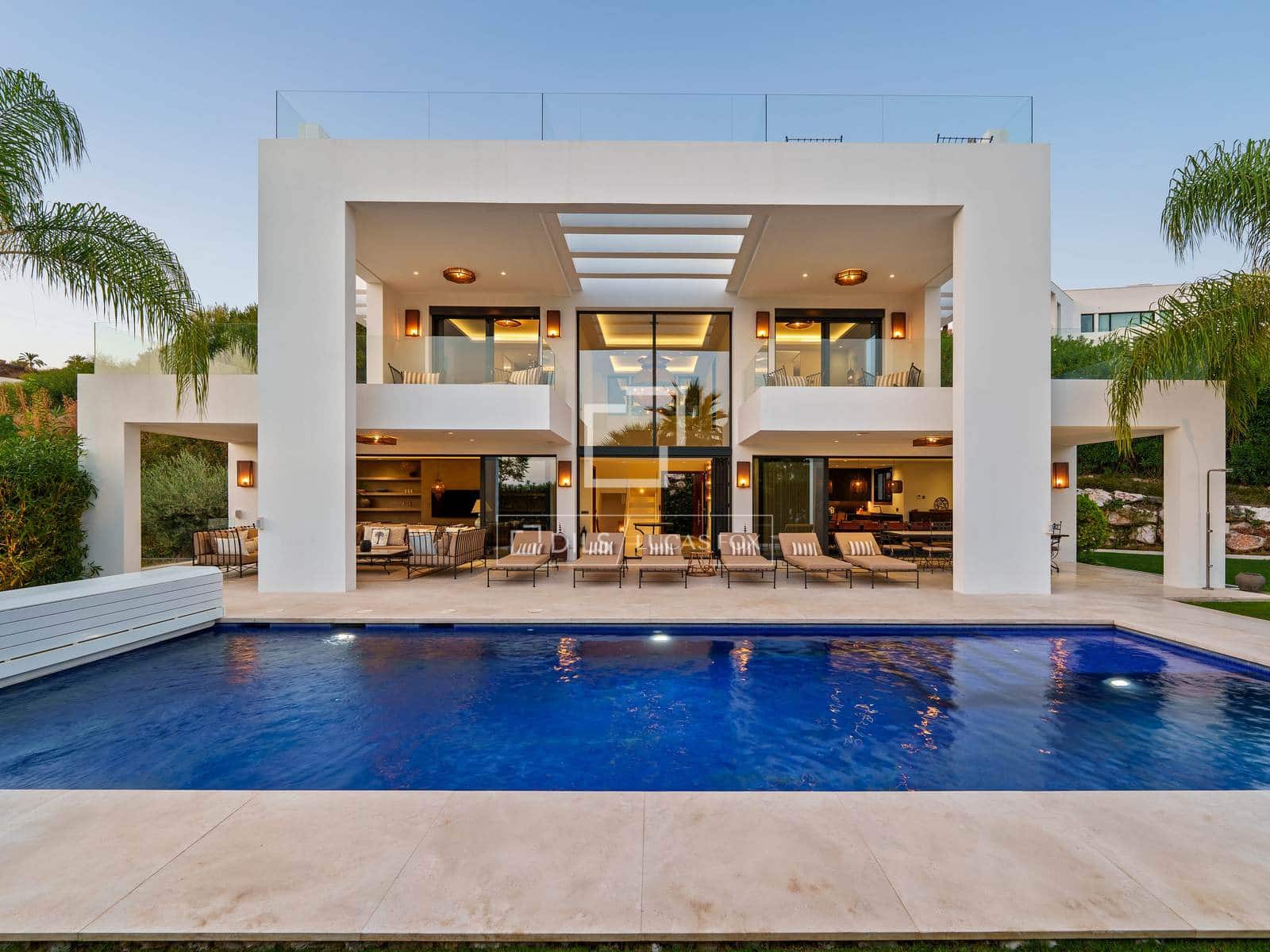 6 bedroom Villa for sale in Marbella with pool garage - € 3,895,000 (Ref: 10026159)