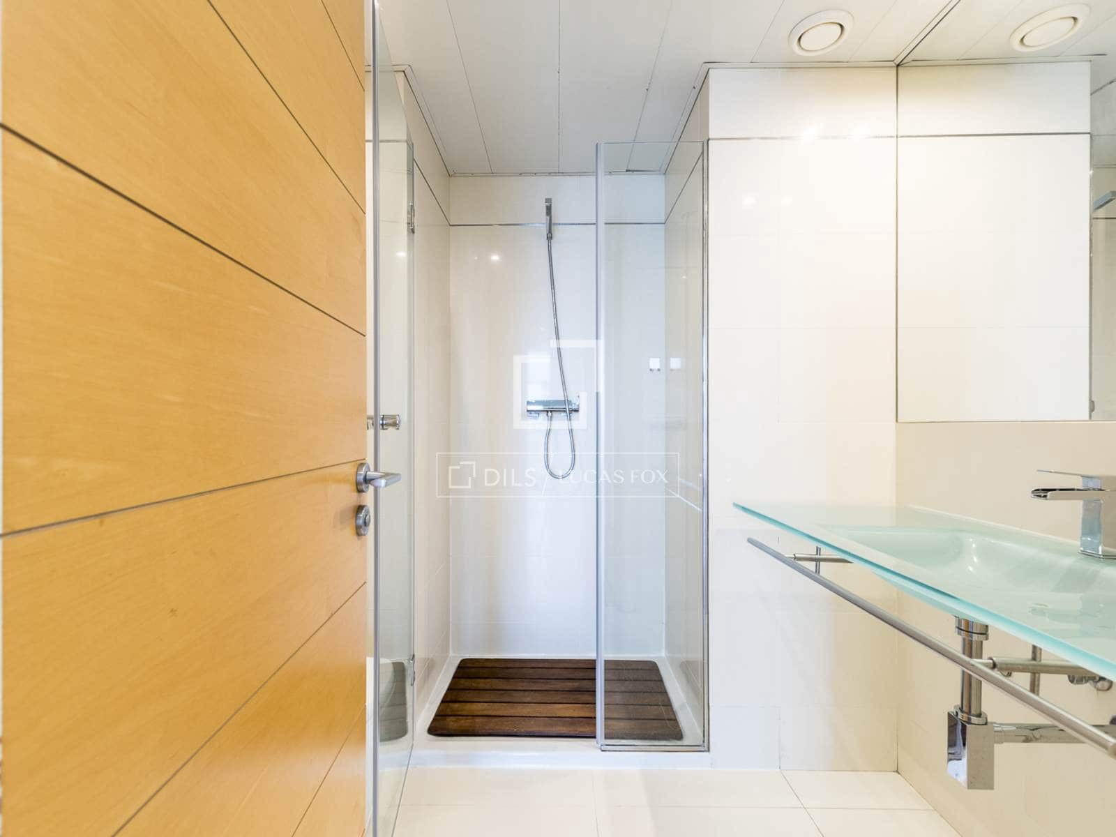 3 sypialnia Apartament na sprzedaż w Miasto Barcelona z basenem garażem - 1 595 000 € (Ref: 10026251)