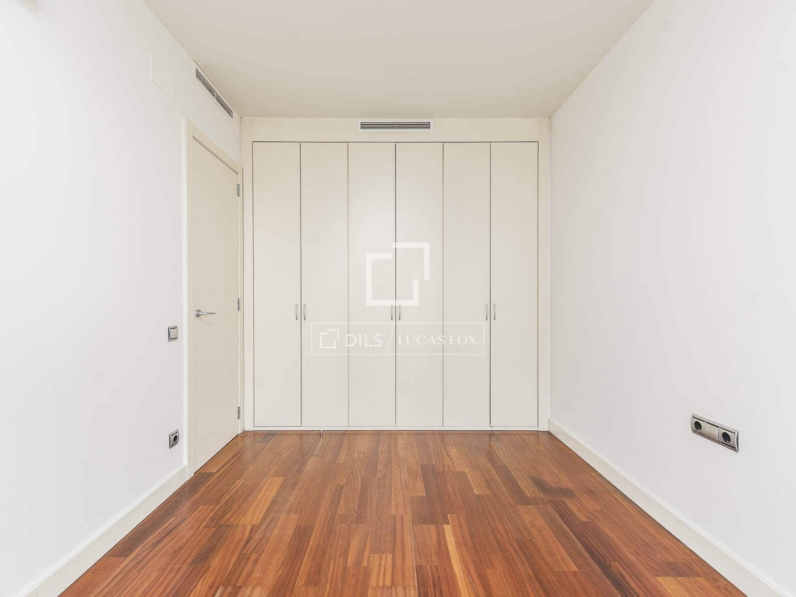 3 sypialnia Apartament na sprzedaż w Miasto Barcelona z basenem garażem - 1 595 000 € (Ref: 10026251)
