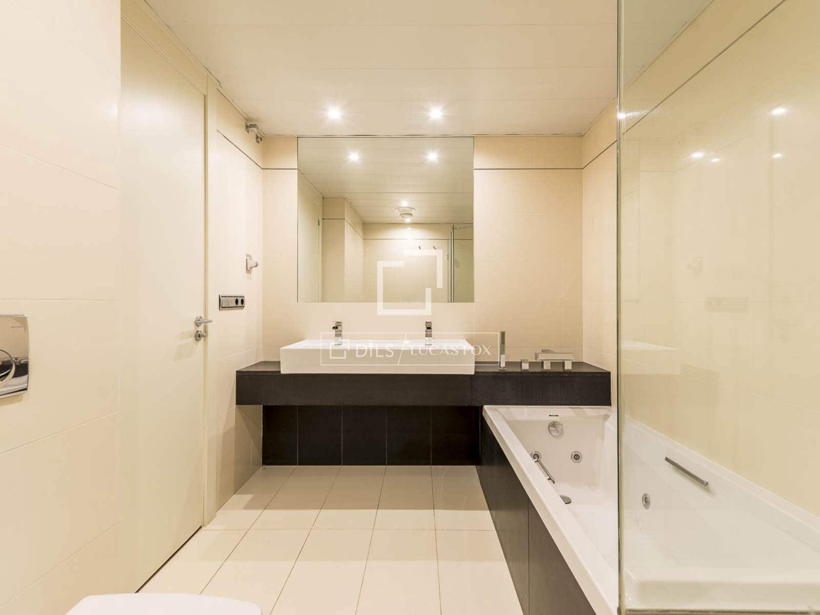 3 sypialnia Apartament na sprzedaż w Miasto Barcelona z basenem garażem - 1 595 000 € (Ref: 10026251)