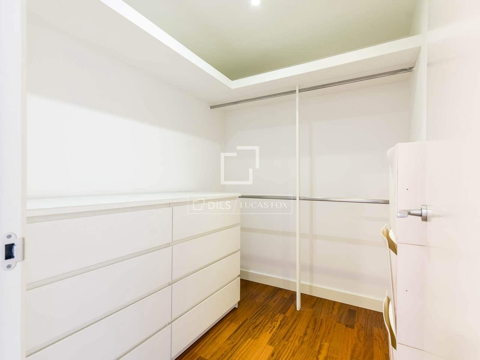 3 sypialnia Apartament na sprzedaż w Miasto Barcelona z basenem garażem - 1 595 000 € (Ref: 10026251)