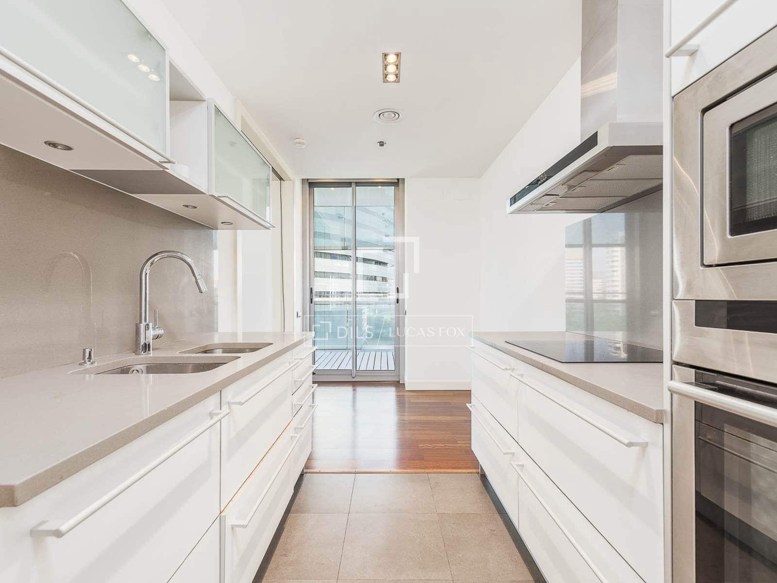 3 sypialnia Apartament na sprzedaż w Miasto Barcelona z basenem garażem - 1 595 000 € (Ref: 10026251)