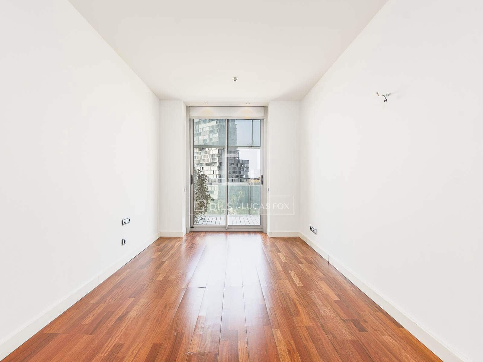 3 sypialnia Apartament na sprzedaż w Miasto Barcelona z basenem garażem - 1 595 000 € (Ref: 10026251)
