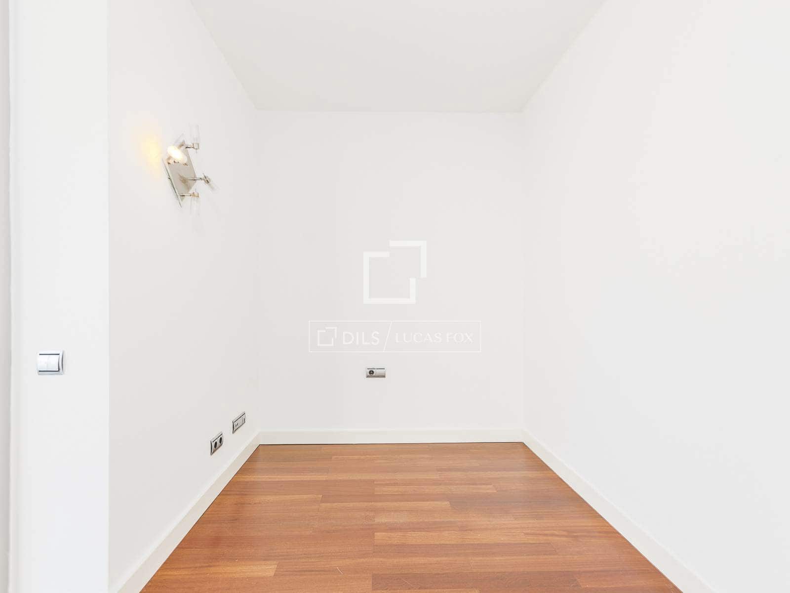 3 sypialnia Apartament na sprzedaż w Miasto Barcelona z basenem garażem - 1 595 000 € (Ref: 10026251)