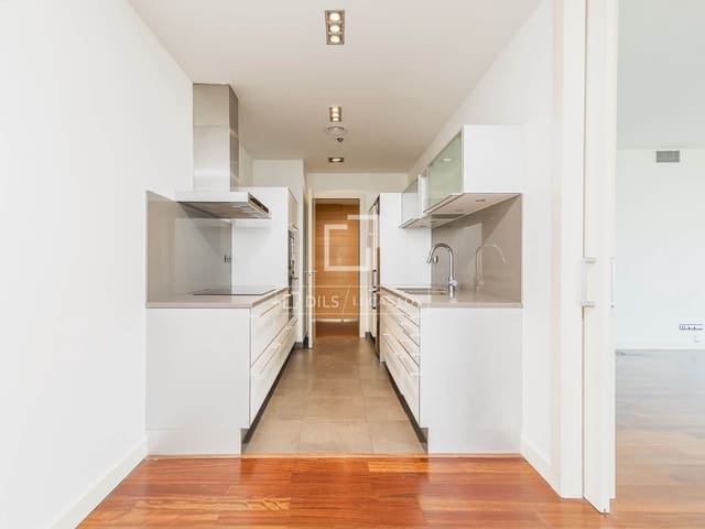 3 sypialnia Apartament na sprzedaż w Miasto Barcelona z basenem garażem - 1 595 000 € (Ref: 10026251)