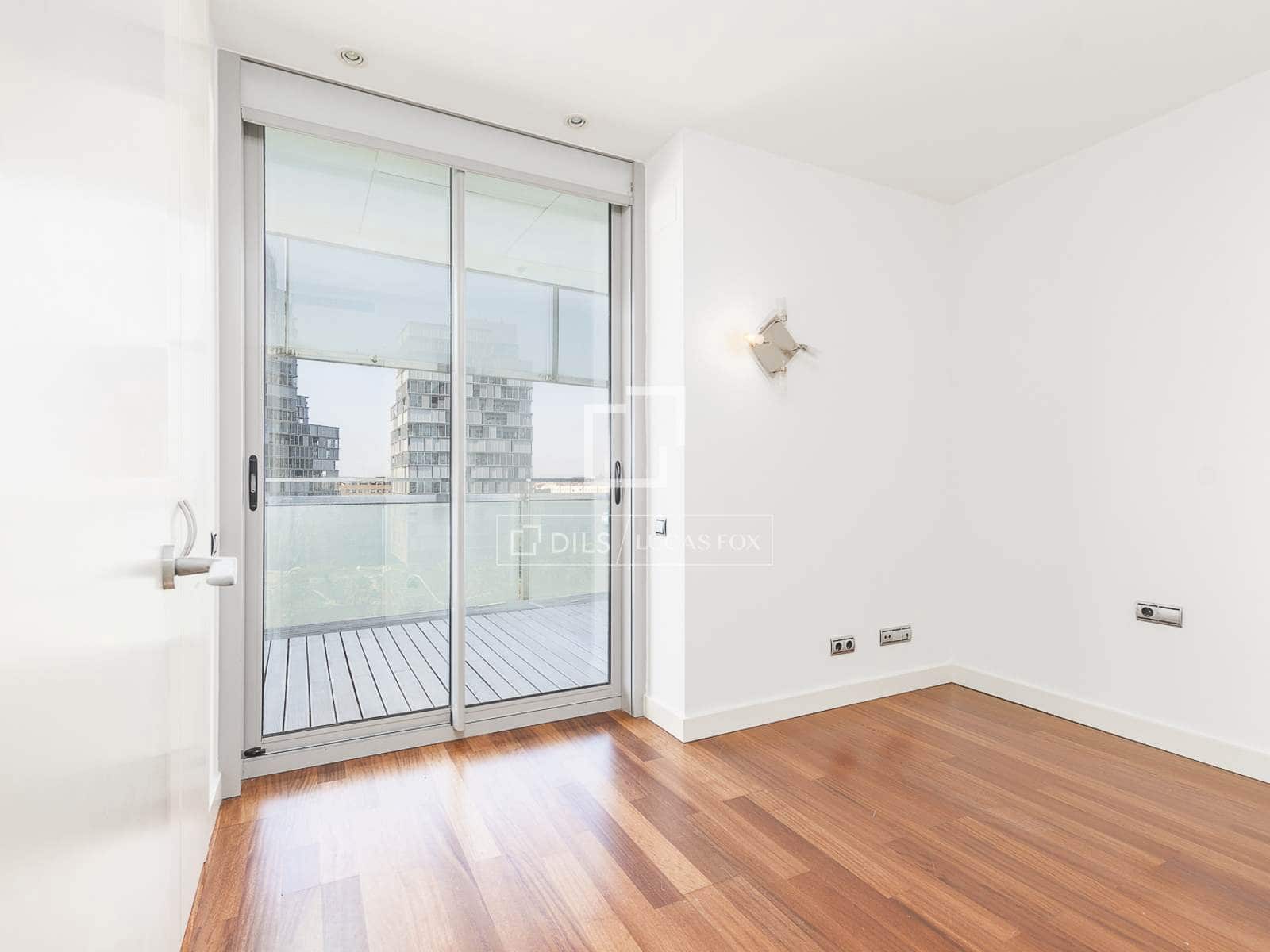 3 sypialnia Apartament na sprzedaż w Miasto Barcelona z basenem garażem - 1 595 000 € (Ref: 10026251)