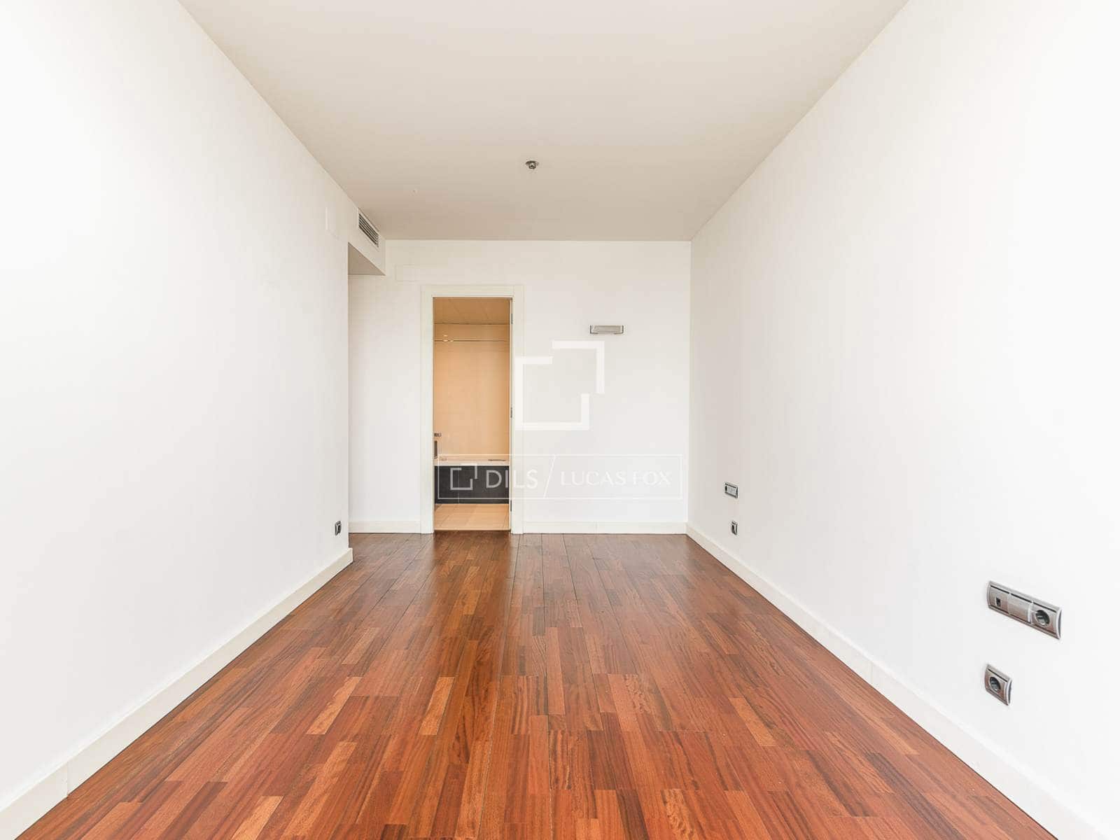 3 sypialnia Apartament na sprzedaż w Miasto Barcelona z basenem garażem - 1 595 000 € (Ref: 10026251)