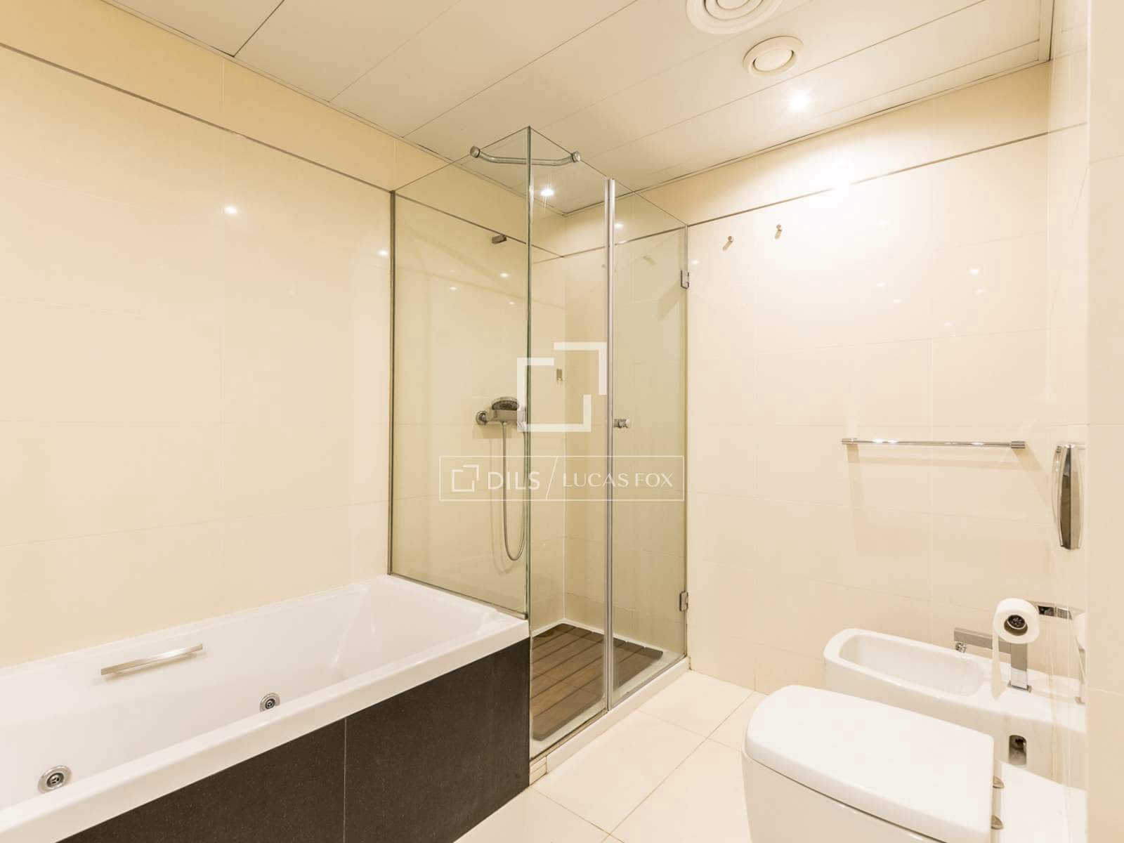 3 sypialnia Apartament na sprzedaż w Miasto Barcelona z basenem garażem - 1 595 000 € (Ref: 10026251)