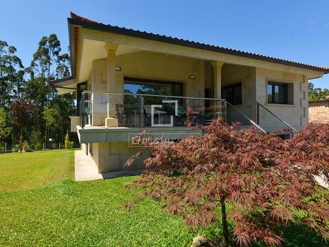 3 Zimmer Villa zu verkaufen in O Rosal mit Garage - 725.000 € (Ref: 10026252)