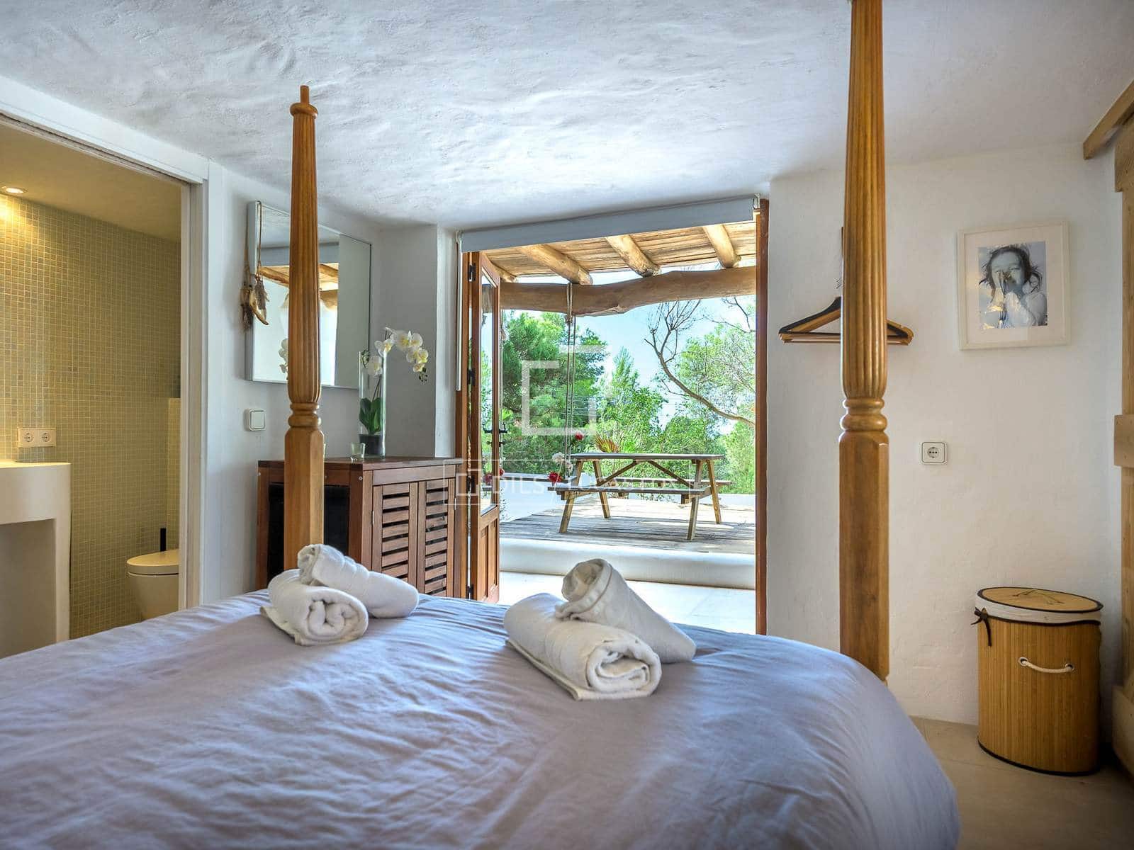5 bedroom Villa for sale in Sant Jordi de Ses Salines with pool garage - € 2,750,000 (Ref: 10026479)