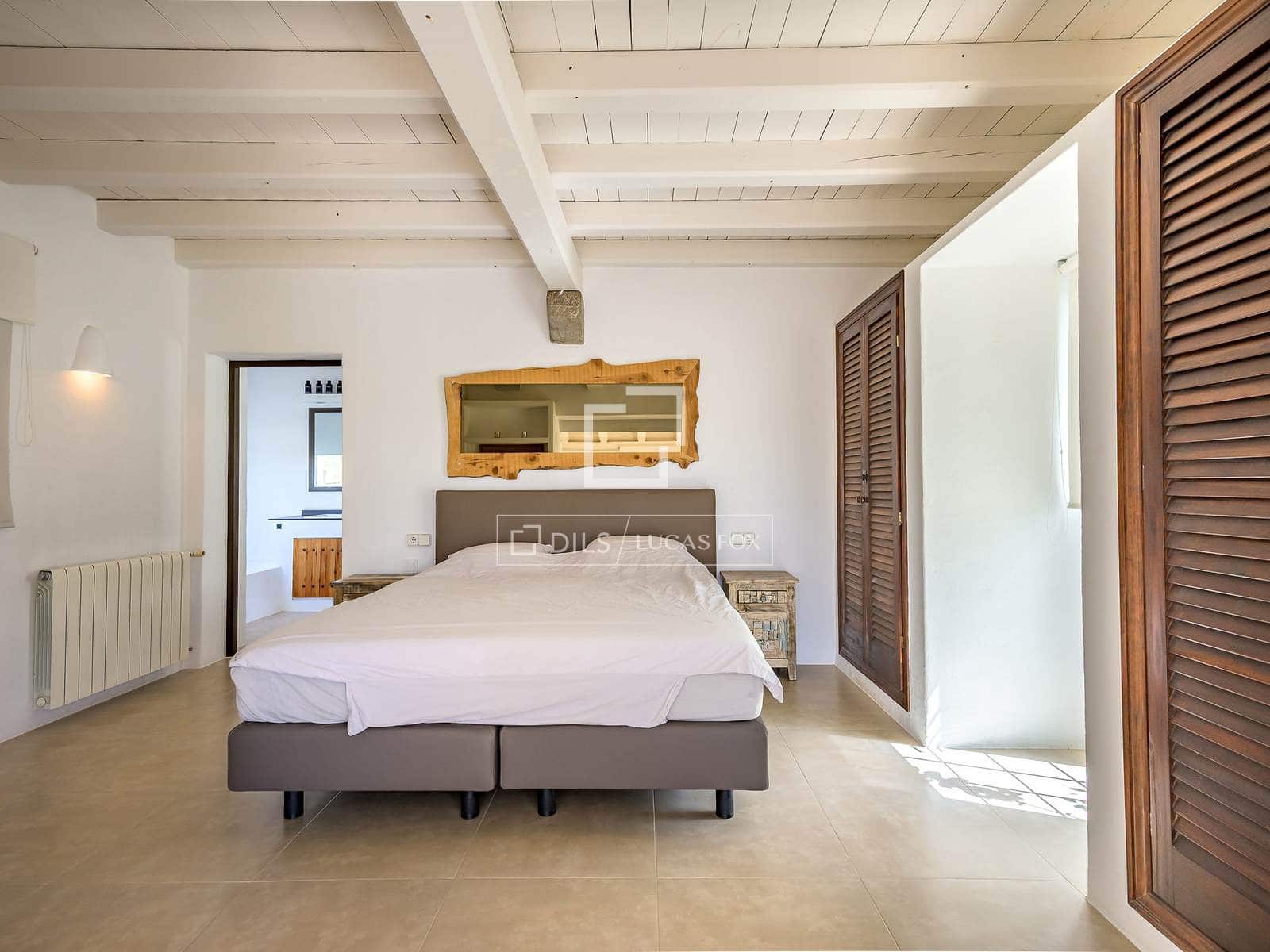 5 bedroom Villa for sale in Sant Jordi de Ses Salines with pool garage - € 2,750,000 (Ref: 10026479)