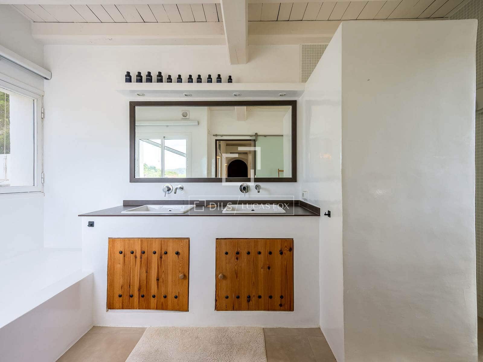 5 bedroom Villa for sale in Sant Jordi de Ses Salines with pool garage - € 2,750,000 (Ref: 10026479)