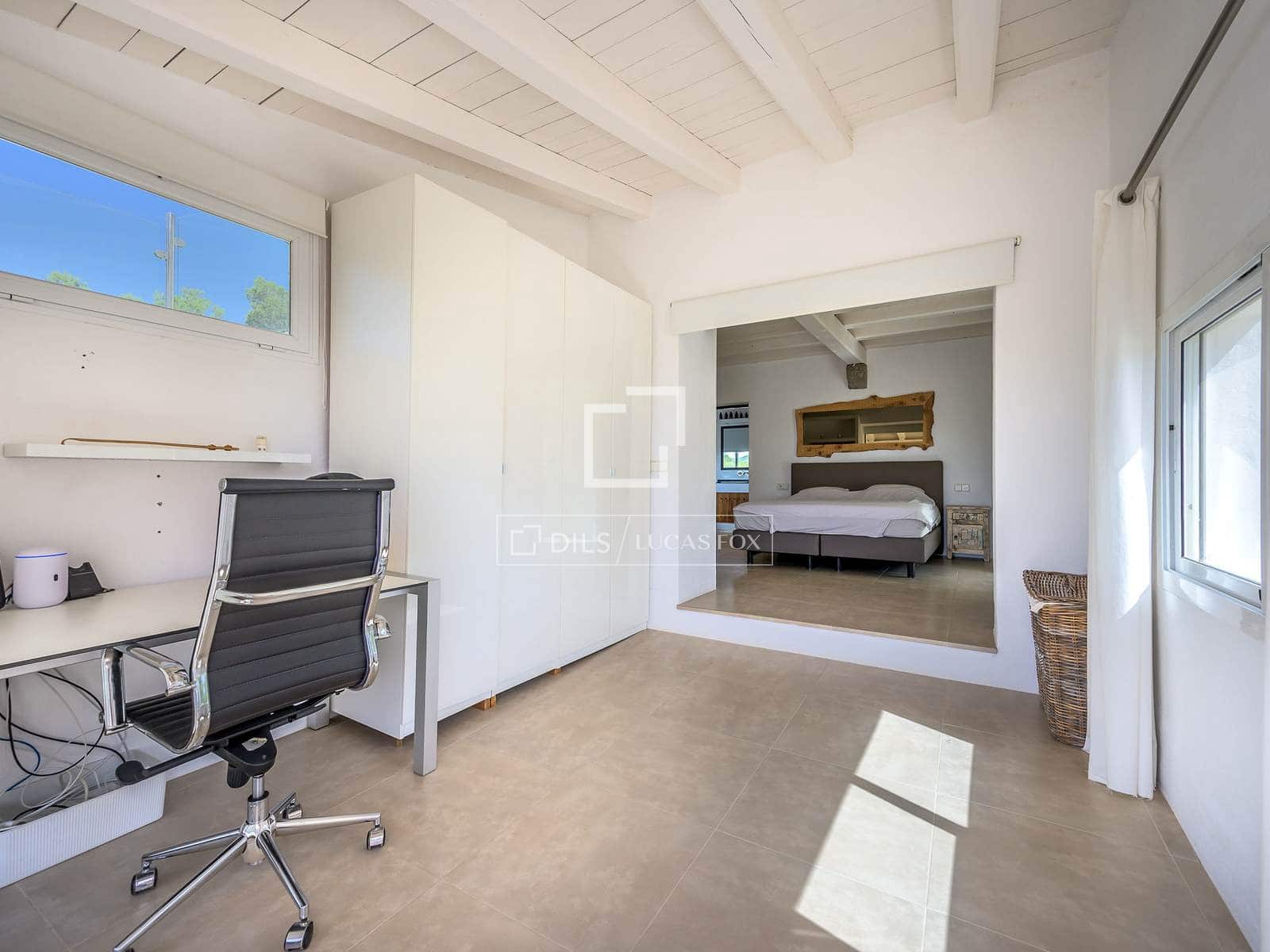5 bedroom Villa for sale in Sant Jordi de Ses Salines with pool garage - € 2,750,000 (Ref: 10026479)
