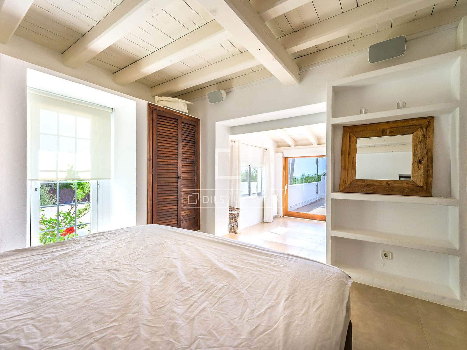 5 bedroom Villa for sale in Sant Jordi de Ses Salines with pool garage - € 2,750,000 (Ref: 10026479)