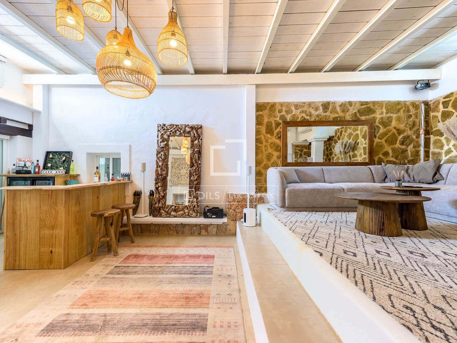 5 bedroom Villa for sale in Sant Jordi de Ses Salines with pool garage - € 2,750,000 (Ref: 10026479)